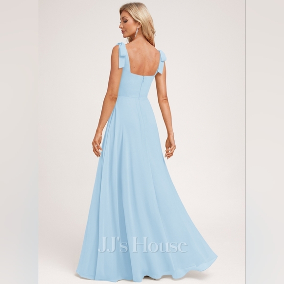 Sky Blue Dress Size 8 - Picture 2 of 4